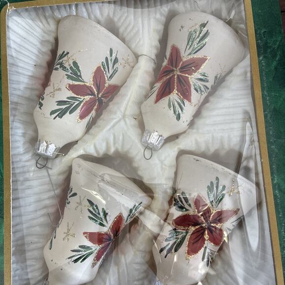 VTG 4 CHRISTMAS Bells CLASSICS HAND DECORATED GLASS ORNAMENTS Red Flowers Lot 4 - Picture 6 of 7